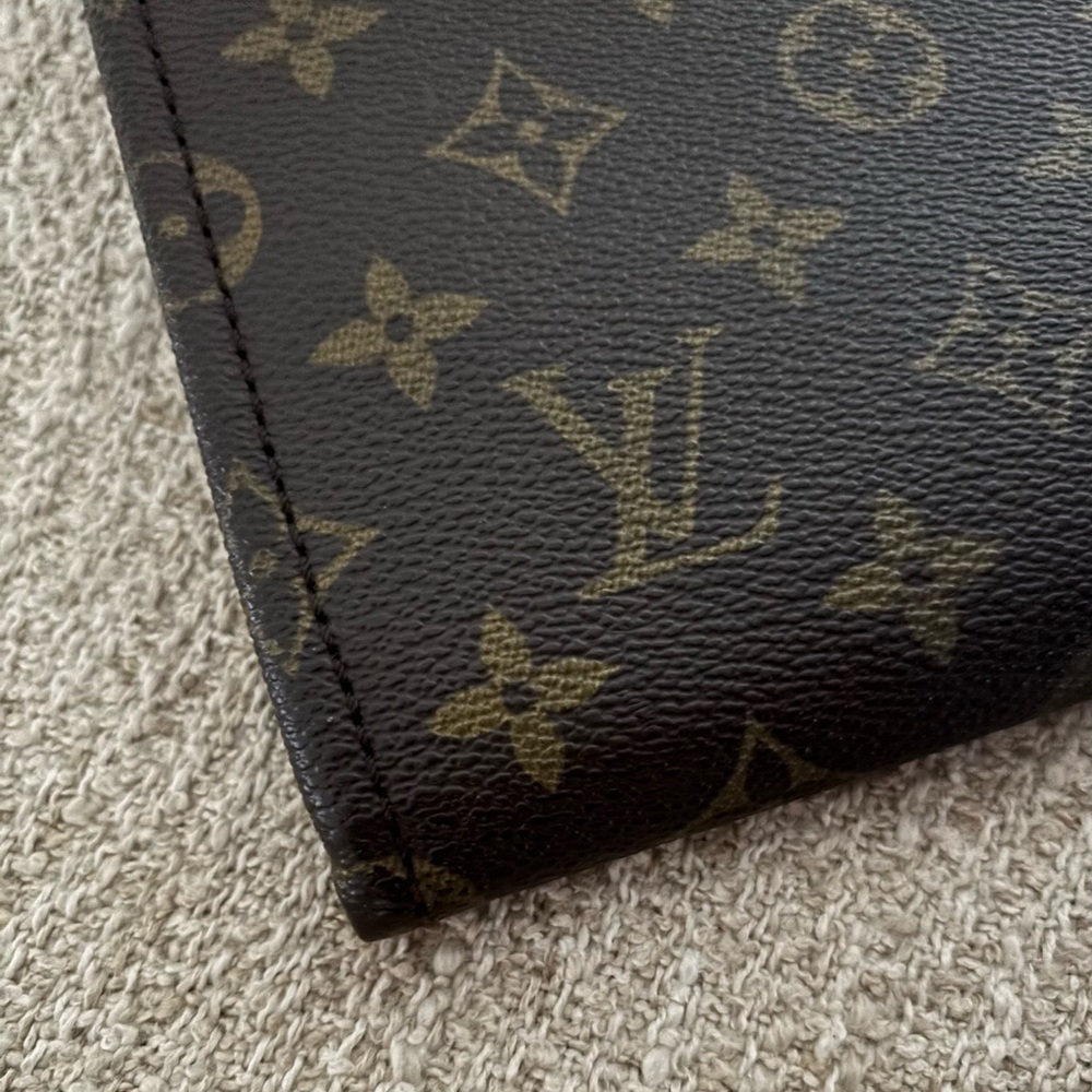 Louis Vuitton Monogram Document Case. - image 5